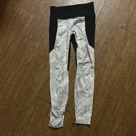 Athleta’s Powervita Marble Salutation Leggings in Gathering Storm - Picture 3 of 10